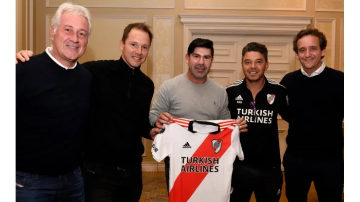 El Matador acompaña la delegación de River en su paso por nuestro país.