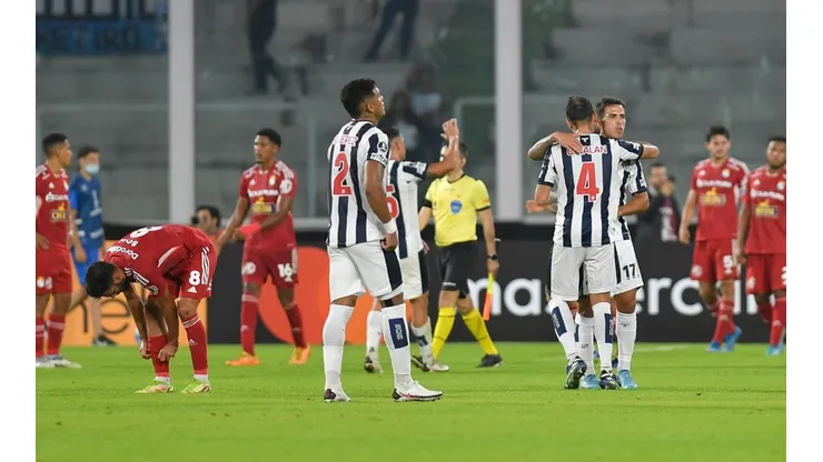 Talleres venció a Sporting Cristal y lidera con Flamengo