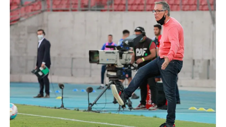 Ariel Holan es opción para llegar otra vez a Universidad Católica
