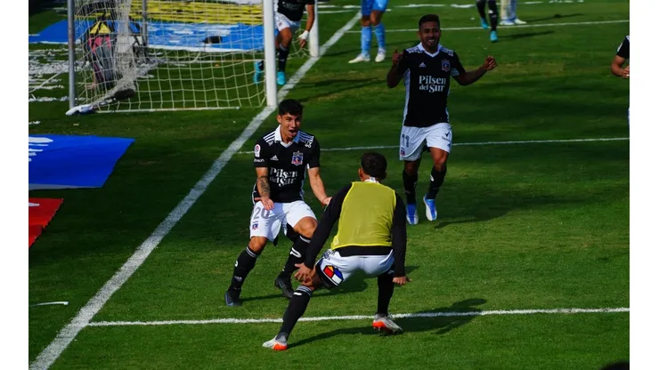 Colo Colo rescató un punto en el final y hasta lo pudo ganar a la UC