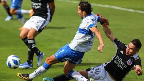 ¿Dentro o fuera? El polémico penal que prendió el clásico en San Carlos.