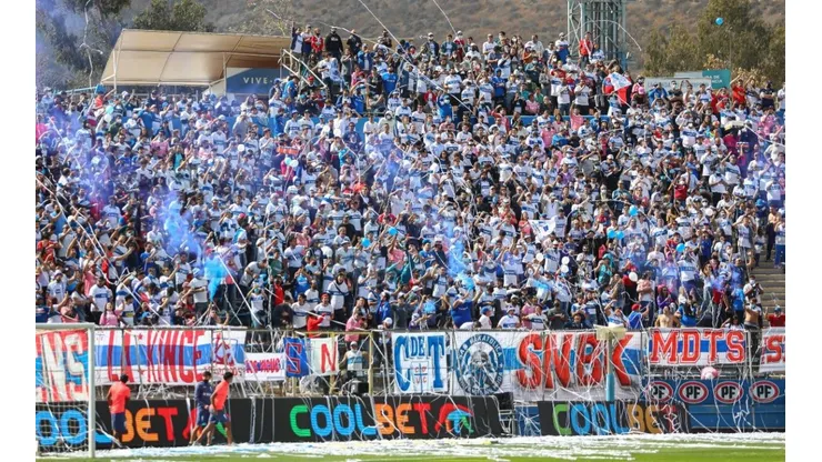 El final estuvo marcado por pelea entre barristas de Colo Colo y la UC.