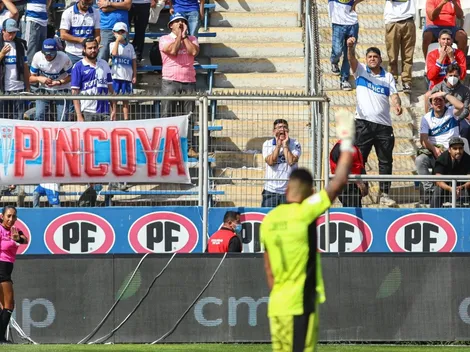 Hinchas de la UC lanzaron un petardo a la cancha que afectó a Cortés