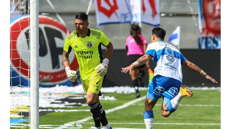 Fernando Zampedri marca el 1-0 para la UC ante Colo Colo