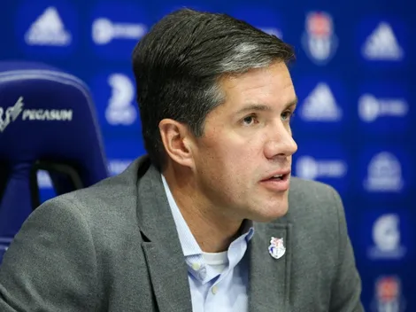 Presidente de Azul Azul le da la bienvenida a Cecilia Pérez