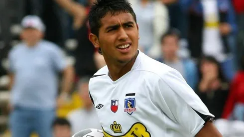 Vidal no se quiso quedar fuera de los saludos a Colo Colo en su aniversario.