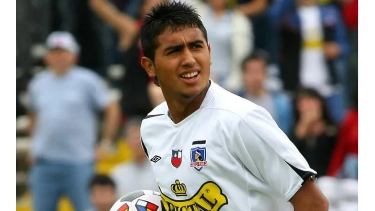 Vidal no se quiso quedar fuera de los saludos a Colo Colo en su aniversario.
