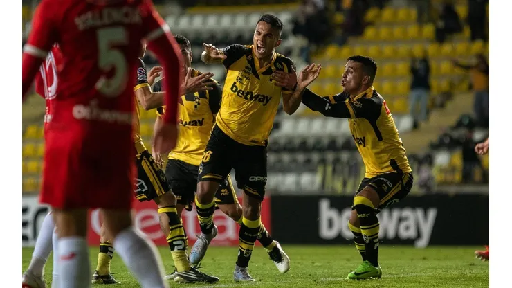Fabian Carmona fue la figura del partido