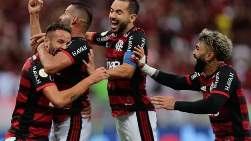 El Huaso Isla anotó un golazo en el triunfo del Flamengo