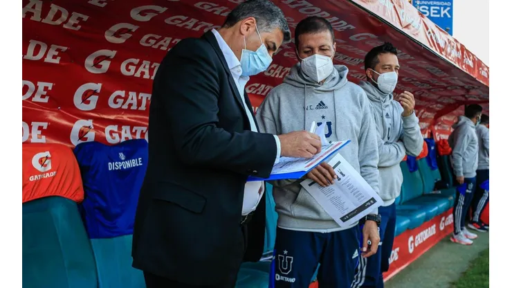 La U espera tener un entrenador para darle la PLR a Escobar