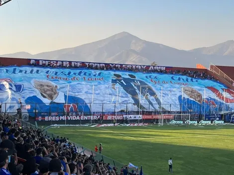 El emotivo homenaje de la barra de la U a Leonel Sánchez y Carlos "Tanque" Campos
