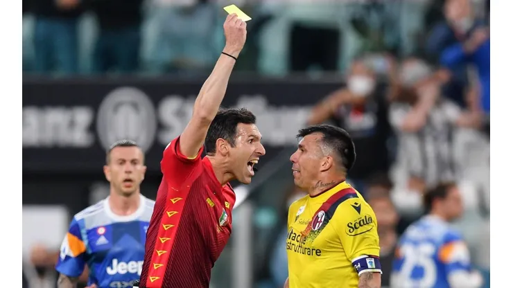 Gary Medel fue expulsado en la igualdad del Bologna ante Juventus