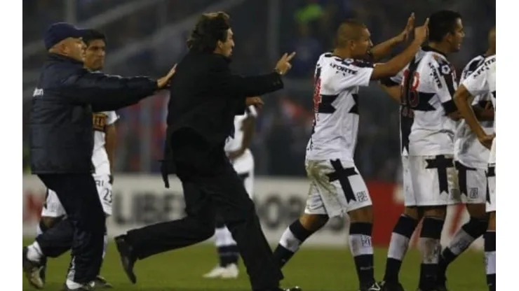 Costa volverá a enfrentar a la U después del polémico partido por la Copa Libertadores 2010.
