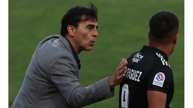 Javier Parraguez tuvo palabras para las críticas y para Gustavo Quinteros.