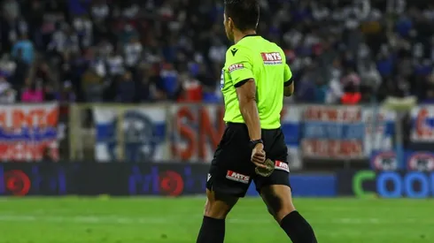 Cabero con el objeto contundente en su mano en el partido del sábado.