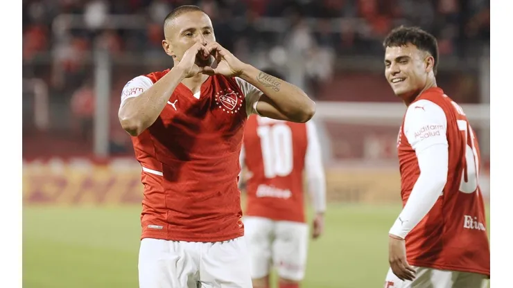 Benegas guía la victoria de Independiente en la Copa Sudamericana.