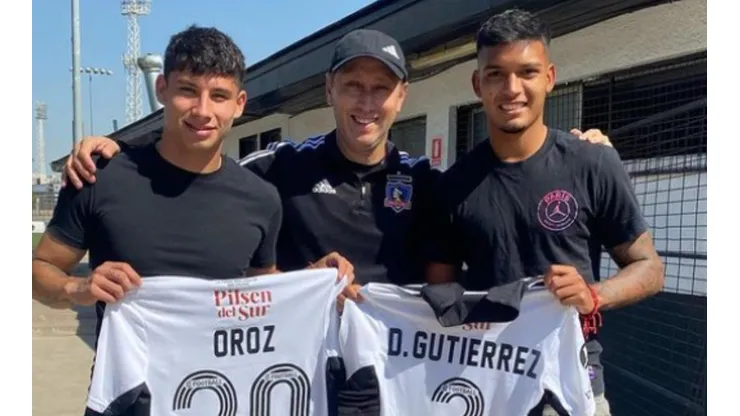 Mena junto a Oroz y Gutierrez, dos jugadores del semillero de Colo Colo