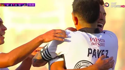 Villanueva se reconcilia con Pavez en medio del gol de Colo Colo .