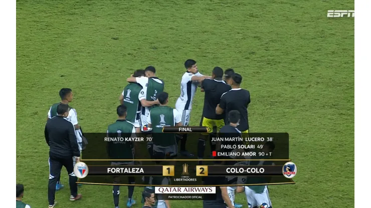 Esteban Pavez y Carlo Villanueva terminaron el partido con una fuerte discusión