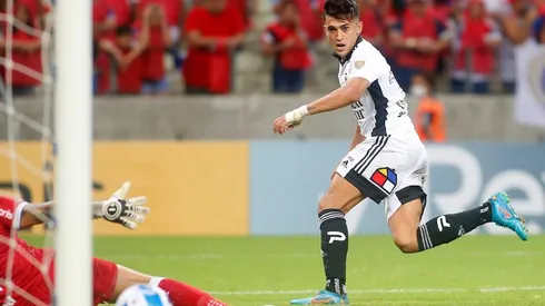 Video: Solari estira la diferencia de Colo Colo sobre Fortaleza.