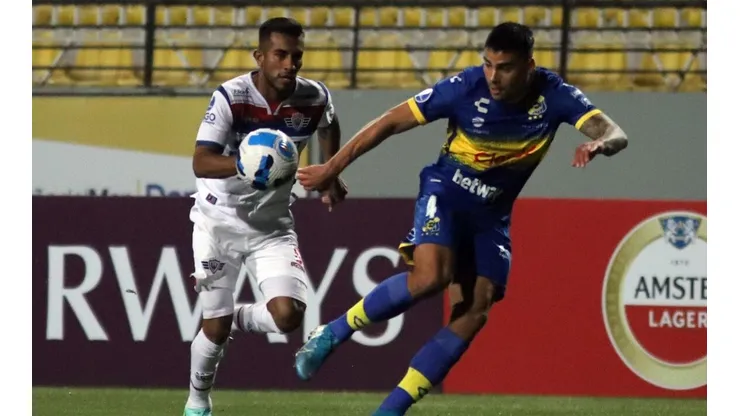Everton se encuentra con una solidez defensiva de Wilstermann en su debut.