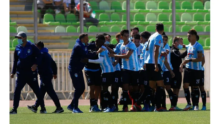 Magallanes mantiene su distancia en lo más alto de la tabla de posiciones de la Primera B