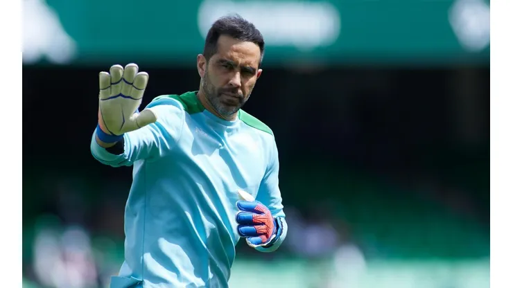 Claudio Bravo fue titular en triunfo del Betis ante el Osasuna