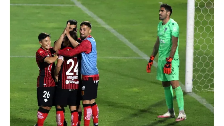Rangers busca prenderse arriba esta noche ante Recoleta.