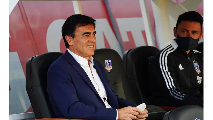 Gustavo Quinteros está conforme con el rendimiento de Colo Colo