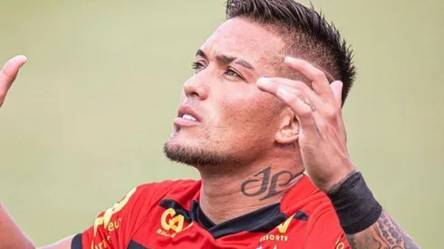 Brasil se bufaliza con un doblete de Parraguez en Sport Recife.
