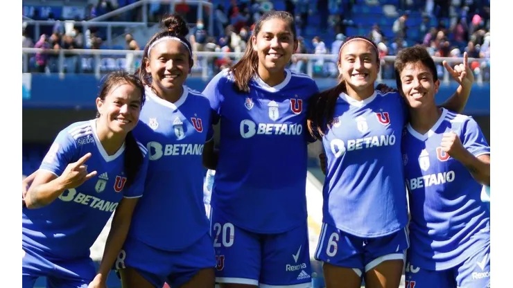 Universidad de Chile golea al campanil para seguir en lo más alto.