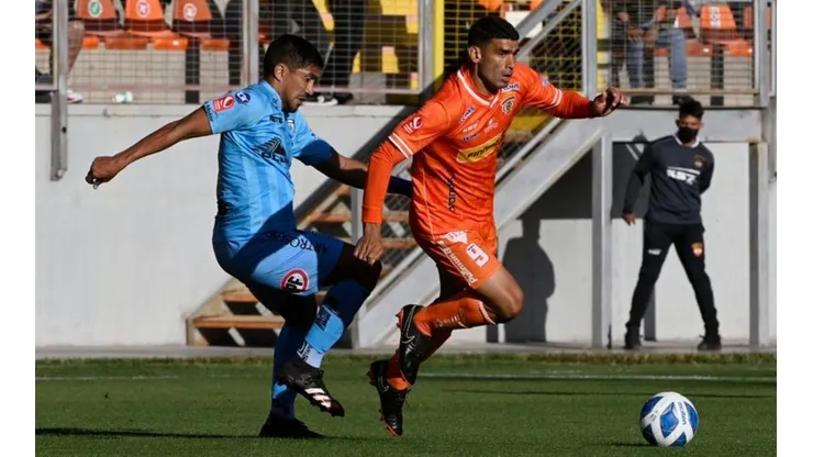 Cobreloa derrota a Iquique para avanzar en la Copa Chile.