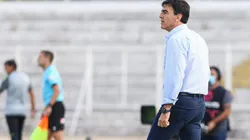 El técnico albo se refirió al tema de los viajes que tendrá el equipo en el torneo continental