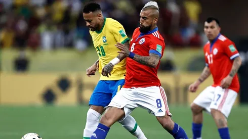 Vidal anotaba el descuento de Chile, pero el VAR lo anuló.