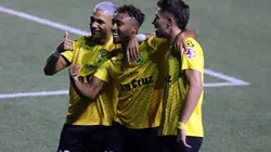 Los Canarios lograron su primer triunfo en el torneo