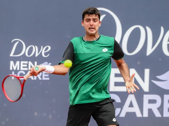 Tomás Barrios avanza a octavos de final en el Challenger de Santa Cruz II