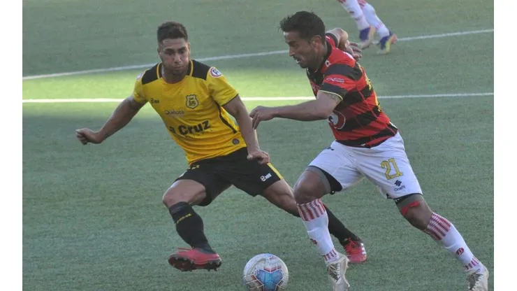 Rangers recibe a San Luis en Talca.