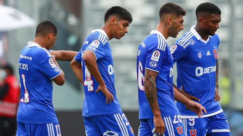 Los jugadores fueron apuntados por los hinchas de la U.