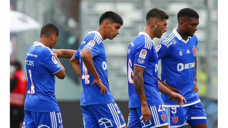 Los jugadores fueron apuntados por los hinchas de la U.