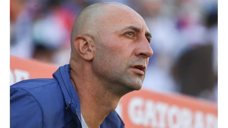 Cristián Paulucci nombra la falta de finiquito como el principal problema de la UC en el juego