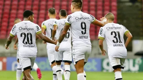 Parraguez se luce con dos goles en el Sport Recife