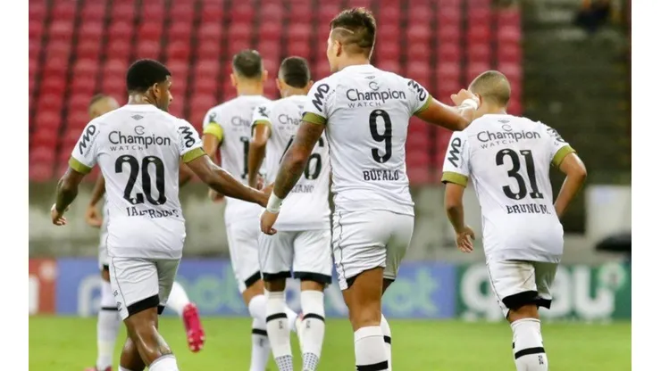 Parraguez se luce con dos goles en el Sport Recife