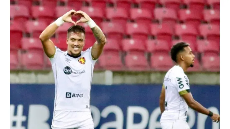 Javier Parraguez marca un triplete con Sport Recife