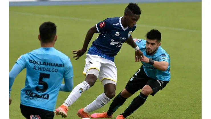 Los Dragones Celeste recibirán a La Academia en Iquique.