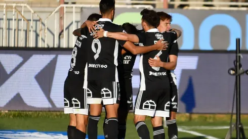 Colo Colo celebra en el estadio Zorros del Desierto de Calama