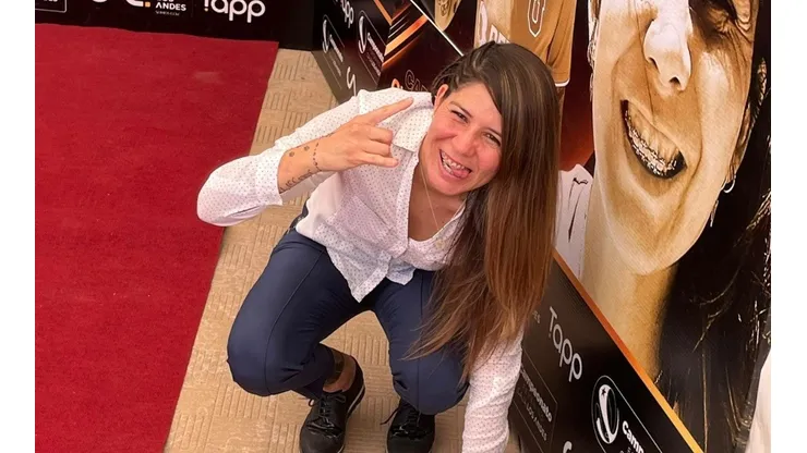 Carla Guerrero recibe su estrella en el paseo de la fama del fútbol chileno