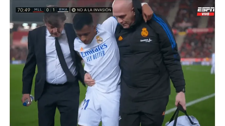Estrella brasileña sale lesionado y podría ser duda para enfrentar a Chile.