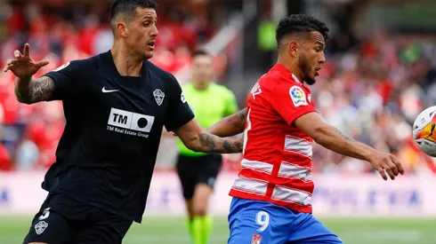 Roco consigue triunfo con Elche para distanciarse del descenso en La Liga.