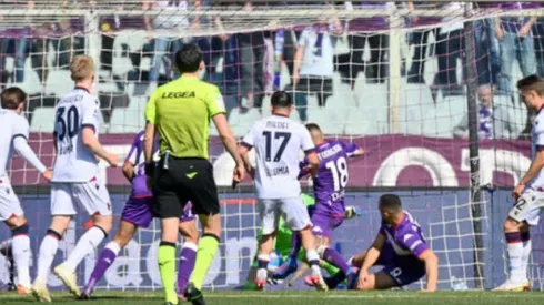 Gary Medel fue titular en la caída de su Bologna en Serie A