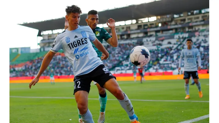 Igor Lichnovsky fue titular en el triunfo de los Tigres ante León